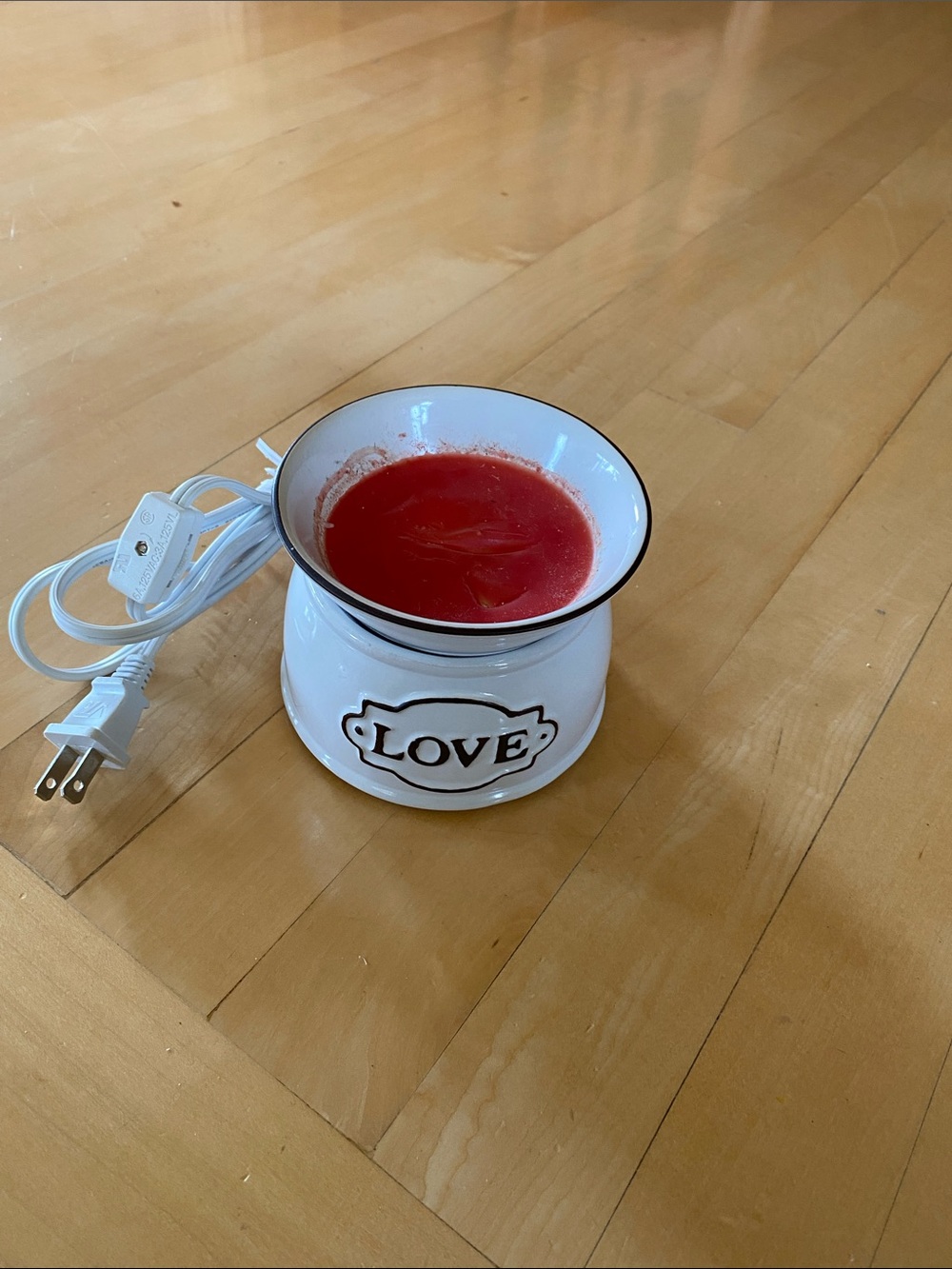 Scentsy White Ceramic 'LOVE' Electric Wax Warmer with Red Wax